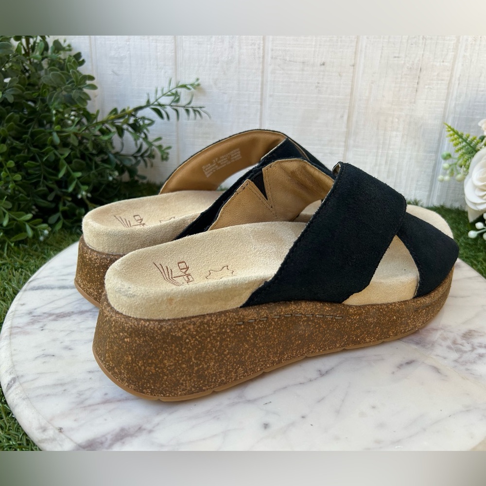 Dansko Bridget Women size 7 NEW
$149.95 COLOR: black - Picture 10 of 16